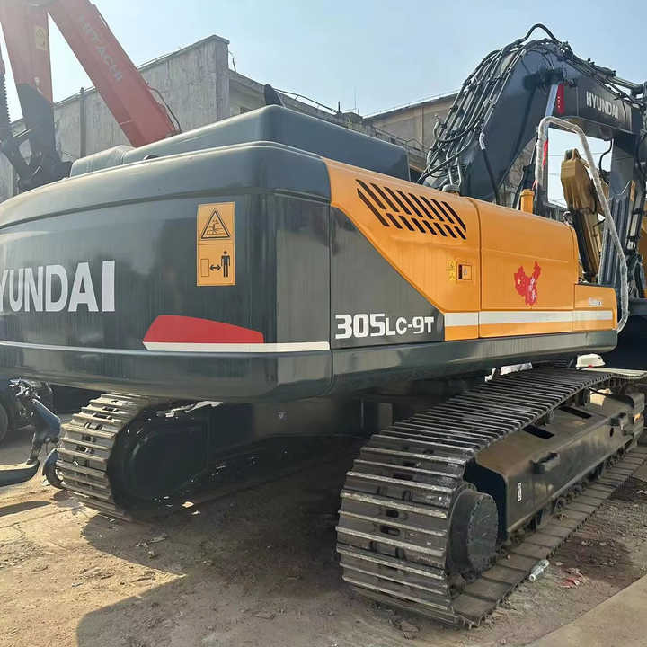 Heavy-Duty Hyundai 305 Excavator for Mining & Construction - Well-Maintained, Warranty Included - Máy xúc bánh xích: hình 2 Heavy-Duty Hyundai 305 Excavator for Mining & Construction - Well-Maintained, Warranty Included - Máy xúc bánh xích: hình 2