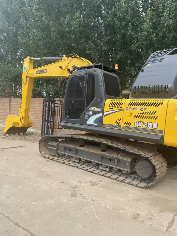 KOBELCO High Efficiency KOBELCO SK250 Excavator - Máy xúc bánh xích: hình 1 KOBELCO High Efficiency KOBELCO SK250 Excavator - Máy xúc bánh xích: hình 1