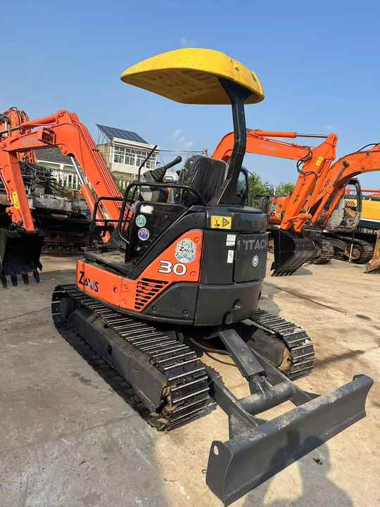 Mini 3-Ton Excavator used Hitachi ZX30 excavator with Excellent Performance and Low Price for sale! - Máy xúc: hình 2 Mini 3-Ton Excavator used Hitachi ZX30 excavator with Excellent Performance and Low Price for sale! - Máy xúc: hình 2
