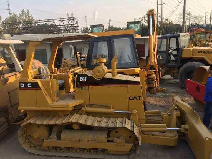 Mini CAT Bulldozer D3c D3 D3k D3m D4h D4m D4k D5h D5g D5k D5m Used Bulldozer with Ripper for Sale - Máy ủi: hình 2 Mini CAT Bulldozer D3c D3 D3k D3m D4h D4m D4k D5h D5g D5k D5m Used Bulldozer with Ripper for Sale - Máy ủi: hình 2