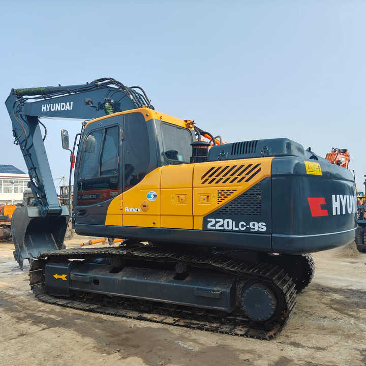 Second-hand Korean Hyundai 200LC-9S Excavator of Excellent Quality Is on Hot Sale at a Low Price - Máy xúc: hình 1 Second-hand Korean Hyundai 200LC-9S Excavator of Excellent Quality Is on Hot Sale at a Low Price - Máy xúc: hình 1