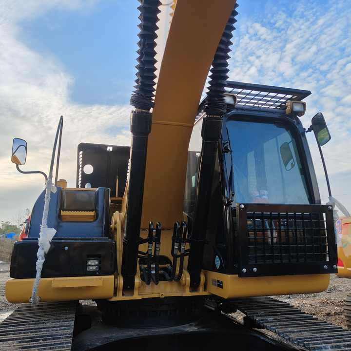 USED Construction Caterpillar Cat 330D Excavator Earthmoving Machinery Used CAT 320D 325D 330D Used Excavators - Máy xúc bánh xích: hình 4 USED Construction Caterpillar Cat 330D Excavator Earthmoving Machinery Used CAT 320D 325D 330D Used Excavators - Máy xúc bánh xích: hình 4