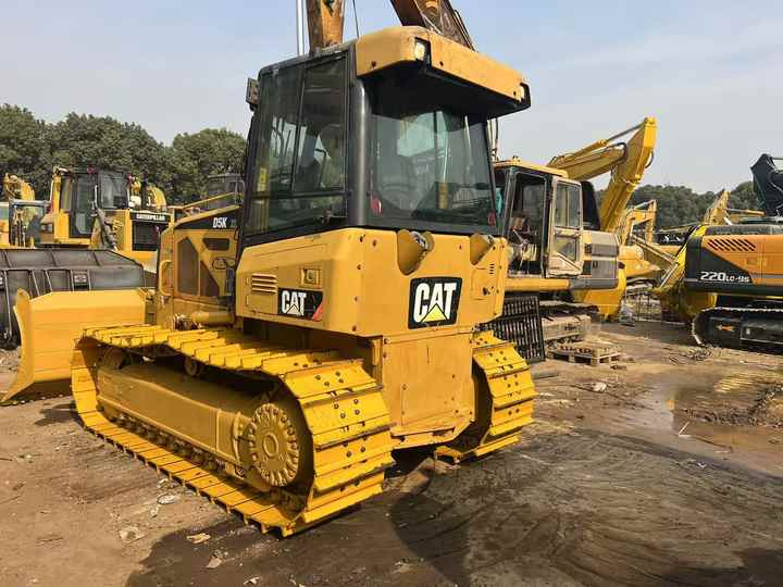 Used Cat Mini Bulldozer D5k Cat Dozers - Máy ủi: hình 4 Used Cat Mini Bulldozer D5k Cat Dozers - Máy ủi: hình 4