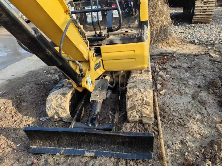 Used Digger CAT 301 Construction Machinery 2 Ton Construction Digger Used CAT 301 Cheap Excavator - Máy xúc bánh xích: hình 5 Used Digger CAT 301 Construction Machinery 2 Ton Construction Digger Used CAT 301 Cheap Excavator - Máy xúc bánh xích: hình 5