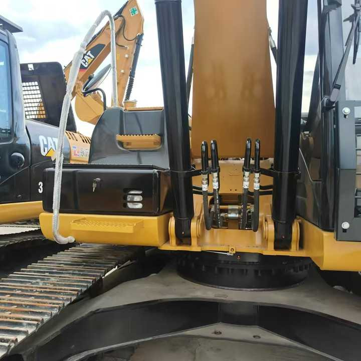 Used Digger CAT 323 Construction Machinery Construction Digger Used CAT 323 Cheap Excavator - Máy xúc bánh xích: hình 3 Used Digger CAT 323 Construction Machinery Construction Digger Used CAT 323 Cheap Excavator - Máy xúc bánh xích: hình 3