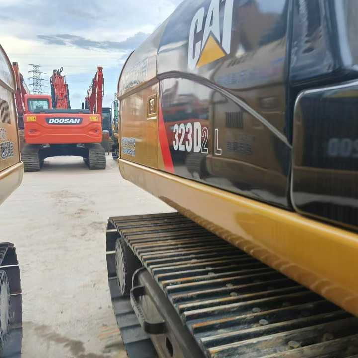 Used Digger CAT 323 Construction Machinery Construction Digger Used CAT 323 Cheap Excavator - Máy xúc bánh xích: hình 5 Used Digger CAT 323 Construction Machinery Construction Digger Used CAT 323 Cheap Excavator - Máy xúc bánh xích: hình 5