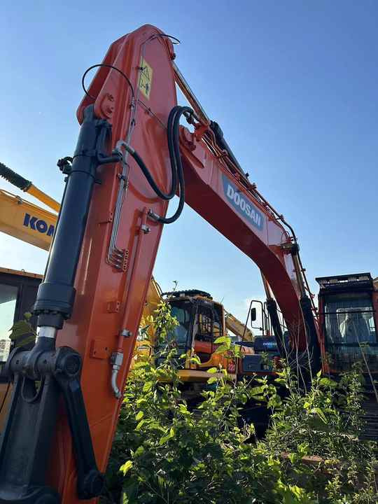 Used Digger DOOSAN DX300 Construction Machinery Construction Digger Used DOOSAN DX300 Cheap Excavator - Máy xúc bánh xích: hình 5 Used Digger DOOSAN DX300 Construction Machinery Construction Digger Used DOOSAN DX300 Cheap Excavator - Máy xúc bánh xích: hình 5