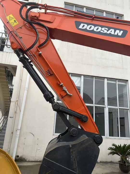 Used Digger DOOSAN DX300 Construction Machinery Construction Digger Used DOOSAN DX300 Cheap Excavator - Máy xúc bánh xích: hình 5 Used Digger DOOSAN DX300 Construction Machinery Construction Digger Used DOOSAN DX300 Cheap Excavator - Máy xúc bánh xích: hình 5