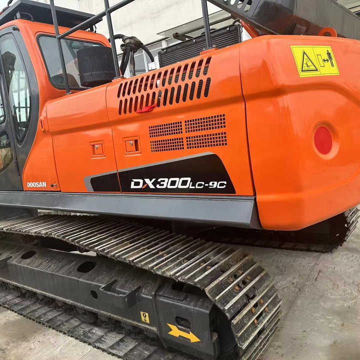 Used Digger DOOSAN DX300 Construction Machinery Construction Digger Used DOOSAN DX300 Cheap Excavator - Máy xúc bánh xích: hình 1 Used Digger DOOSAN DX300 Construction Machinery Construction Digger Used DOOSAN DX300 Cheap Excavator - Máy xúc bánh xích: hình 1