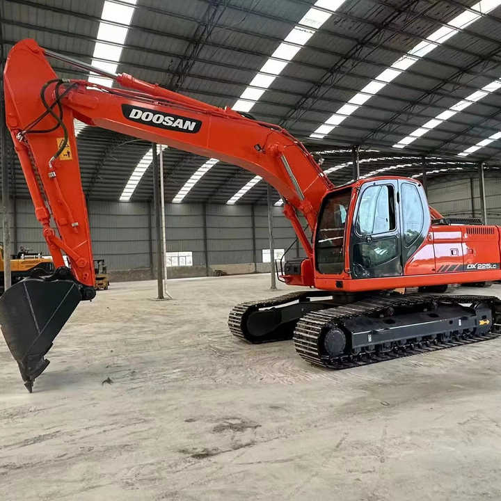 Used Digger Doosan DX225LC-9T Construction Machinery Construction Digger Used Doosan DX225LC-9T Cheap Excavator - Máy xúc bánh xích: hình 1 Used Digger Doosan DX225LC-9T Construction Machinery Construction Digger Used Doosan DX225LC-9T Cheap Excavator - Máy xúc bánh xích: hình 1