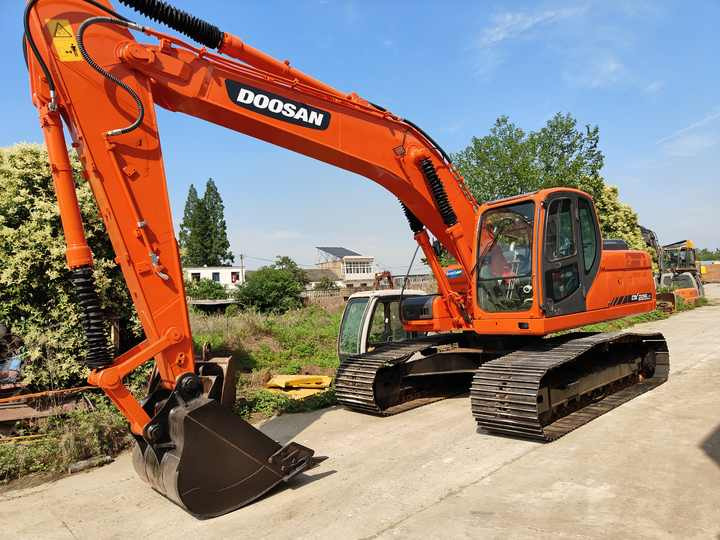 Used Doosan DX225LC Excavator | Low Hours | Heavy Duty | G lobal Shipping - Máy xúc bánh xích: hình 5 Used Doosan DX225LC Excavator | Low Hours | Heavy Duty | G lobal Shipping - Máy xúc bánh xích: hình 5