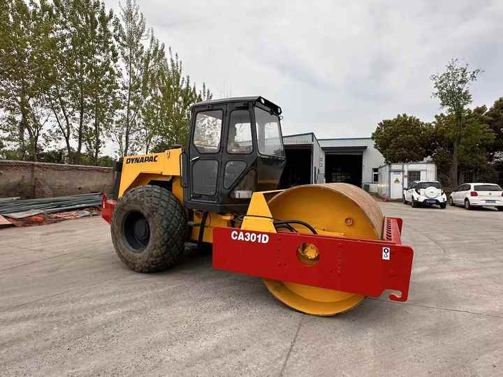Used Dynapac CA301 Vibratory Roller with Less Working Time and Superior Performance Used Dynapac 251d/301D Roller for Sale - Máy lăn đường: hình 4 Used Dynapac CA301 Vibratory Roller with Less Working Time and Superior Performance Used Dynapac 251d/301D Roller for Sale - Máy lăn đường: hình 4
