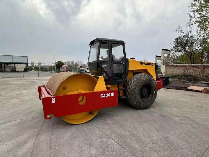 Used Dynapac CA301 Vibratory Roller with Less Working Time and Superior Performance Used Dynapac 251d/301D Roller for Sale - Máy lăn đường: hình 3 Used Dynapac CA301 Vibratory Roller with Less Working Time and Superior Performance Used Dynapac 251d/301D Roller for Sale - Máy lăn đường: hình 3