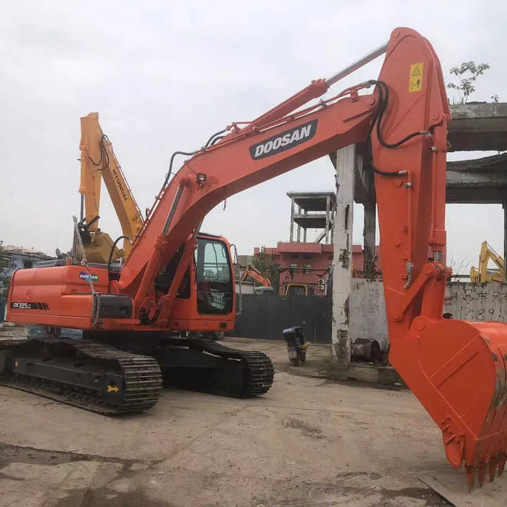 Used Excavator Doosan DX225LC Excavators Mini Equipment Earth Moving Machinery Doosan Digger Excavator for Sale - Máy xúc bánh xích: hình 3 Used Excavator Doosan DX225LC Excavators Mini Equipment Earth Moving Machinery Doosan Digger Excavator for Sale - Máy xúc bánh xích: hình 3