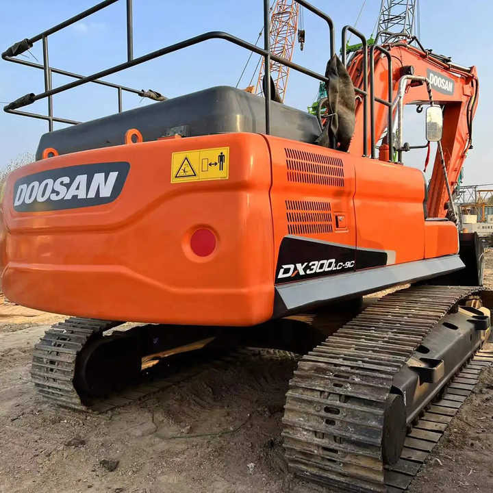 Used Excavator Doosan DX300 Excavators Mini Equipment Earth Moving Machinery Doosan Digger Excavator for Sale - Máy xúc bánh xích: hình 4 Used Excavator Doosan DX300 Excavators Mini Equipment Earth Moving Machinery Doosan Digger Excavator for Sale - Máy xúc bánh xích: hình 4