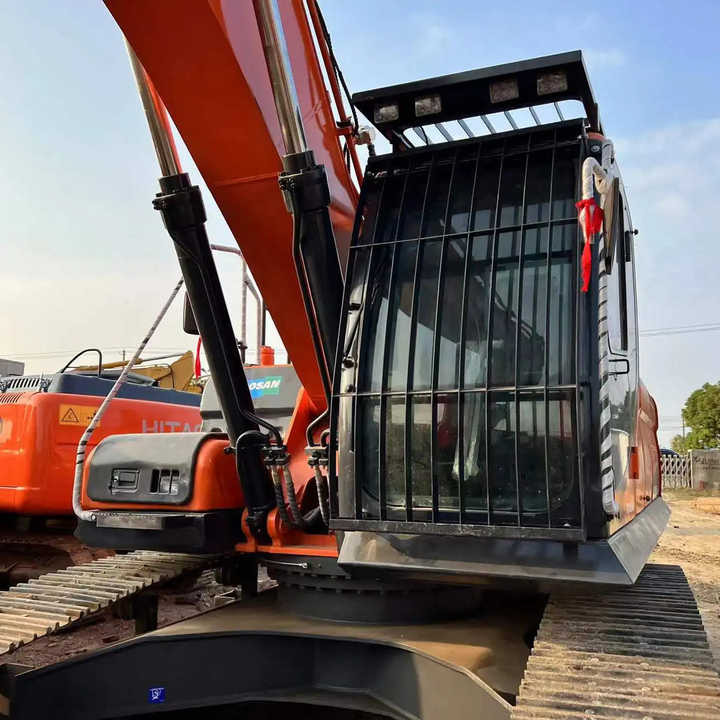 Used Excavator Doosan DX300 Excavators Mini Equipment Earth Moving Machinery Doosan Digger Excavator for Sale - Máy xúc bánh xích: hình 1 Used Excavator Doosan DX300 Excavators Mini Equipment Earth Moving Machinery Doosan Digger Excavator for Sale - Máy xúc bánh xích: hình 1