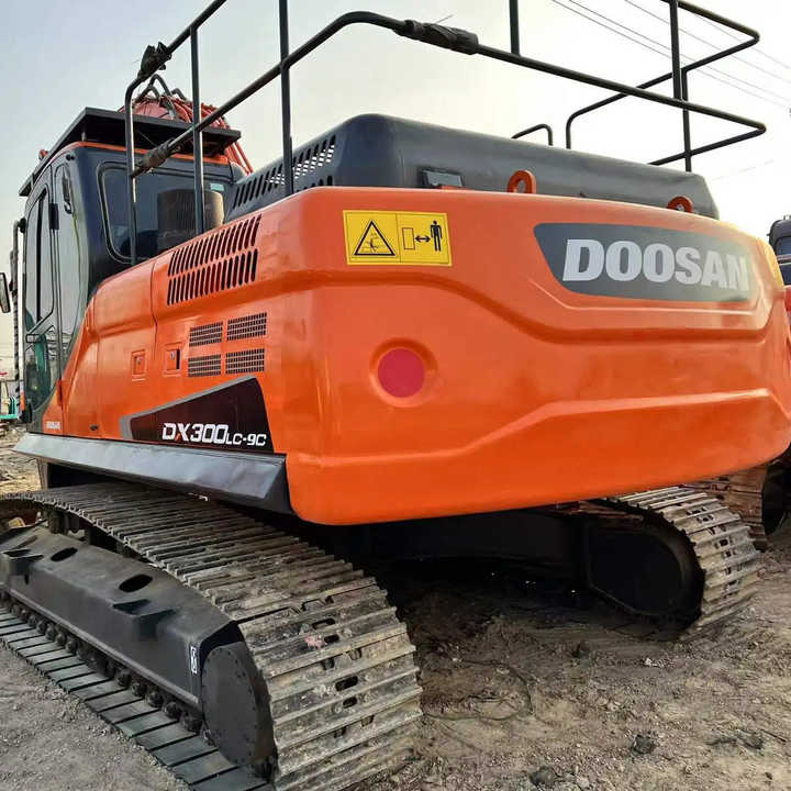 Used Excavator Doosan DX300 Excavators Mini Equipment Moving Machinery Doosan Digger Excavator for Sale - Máy xúc bánh xích: hình 4 Used Excavator Doosan DX300 Excavators Mini Equipment Moving Machinery Doosan Digger Excavator for Sale - Máy xúc bánh xích: hình 4