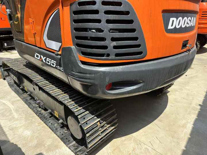 Used Excavator Doosan DX55 Excavators Mini Equipment Earth Moving Machinery Doosan Digger Excavator for Sale - Máy xúc bánh xích: hình 4 Used Excavator Doosan DX55 Excavators Mini Equipment Earth Moving Machinery Doosan Digger Excavator for Sale - Máy xúc bánh xích: hình 4