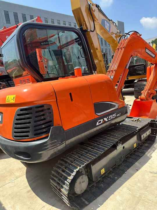 Used Excavator Doosan DX55 Excavators Mini Equipment Earth Moving Machinery Doosan Digger Excavator for Sale - Máy xúc bánh xích: hình 3 Used Excavator Doosan DX55 Excavators Mini Equipment Earth Moving Machinery Doosan Digger Excavator for Sale - Máy xúc bánh xích: hình 3