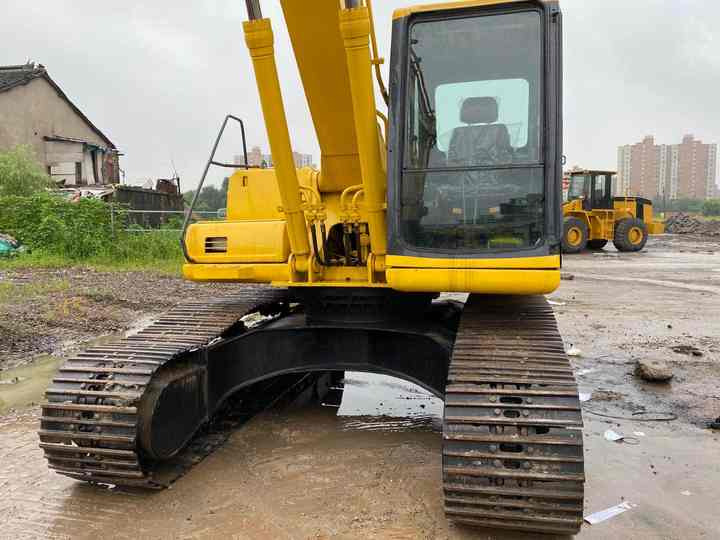 Used Good Quality Japan Original PC200-6 in Good Condition PC200-6 Komatsu - Máy xúc bánh xích: hình 2 Used Good Quality Japan Original PC200-6 in Good Condition PC200-6 Komatsu - Máy xúc bánh xích: hình 2