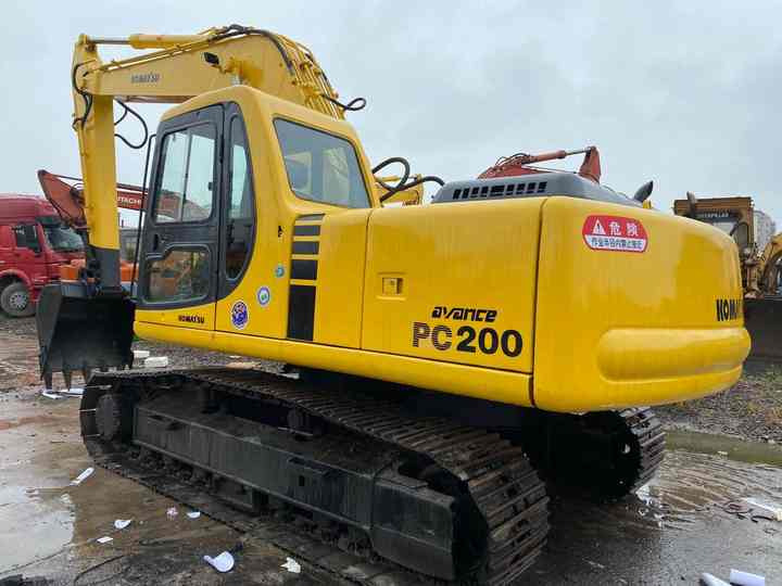 Used Good Quality Japan Original PC200-6 in Good Condition PC200-6 Komatsu - Máy xúc bánh xích: hình 2 Used Good Quality Japan Original PC200-6 in Good Condition PC200-6 Komatsu - Máy xúc bánh xích: hình 2