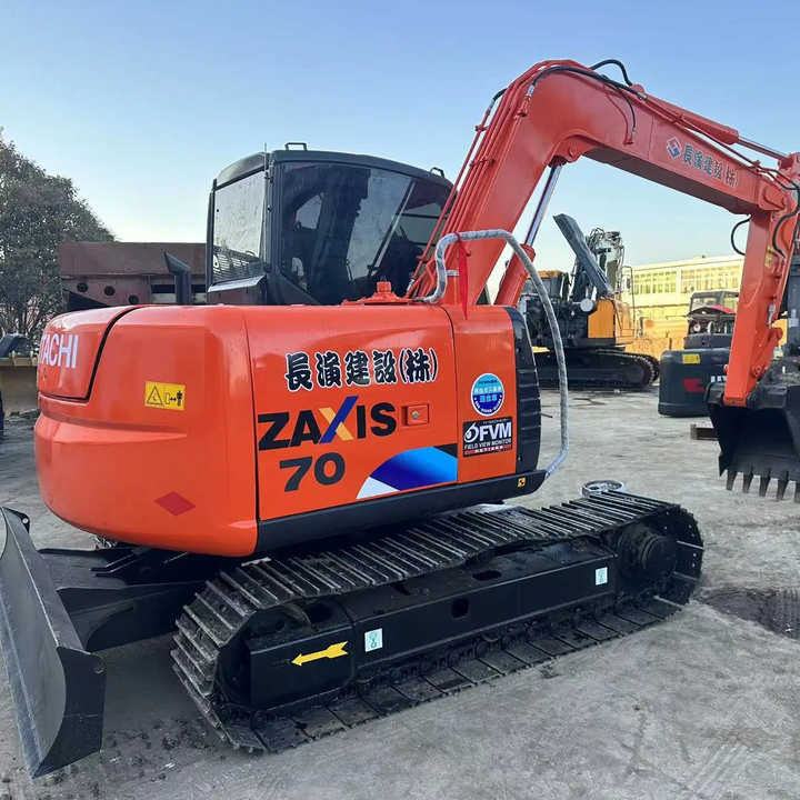 Used Hitachi Excavator ZX70 Japan Import Second Hand Small Crawler ZX70 Excavator for Sale - Máy xúc bánh xích: hình 2 Used Hitachi Excavator ZX70 Japan Import Second Hand Small Crawler ZX70 Excavator for Sale - Máy xúc bánh xích: hình 2