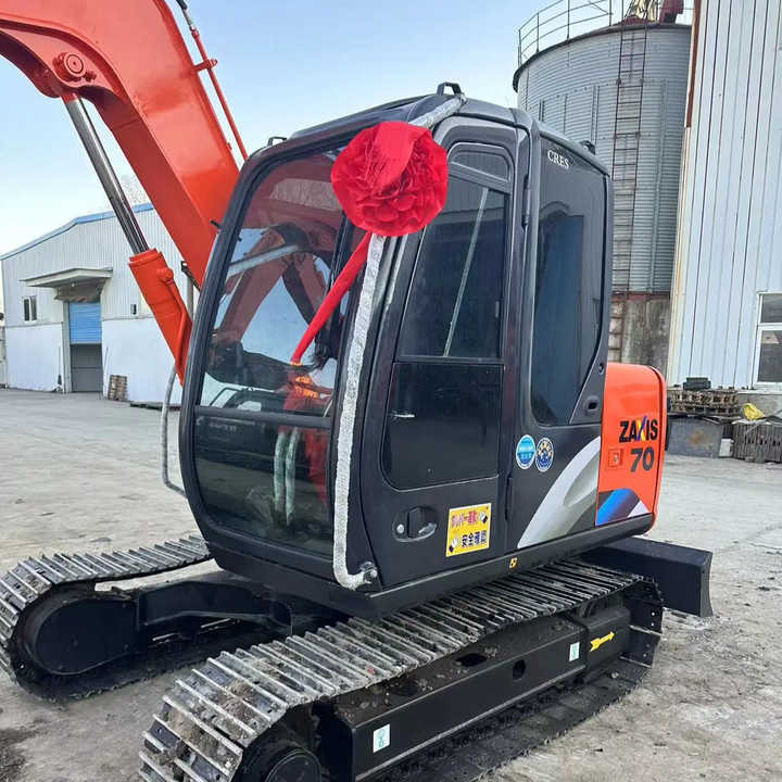 Used Hitachi Excavator ZX70 Japan Import Second Hand Small Crawler ZX70 Excavator for Sale - Máy xúc bánh xích: hình 1 Used Hitachi Excavator ZX70 Japan Import Second Hand Small Crawler ZX70 Excavator for Sale - Máy xúc bánh xích: hình 1