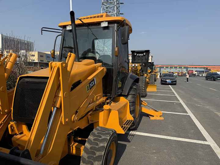 Used Hydraulic Backhoe Loader JCB3CX 7t in Good Condition Cheap Price in Stock Jcb 3cx 4cx 4cx Loader in Hefei for Sale - Máy xúc trước múc sau: hình 3 Used Hydraulic Backhoe Loader JCB3CX 7t in Good Condition Cheap Price in Stock Jcb 3cx 4cx 4cx Loader in Hefei for Sale - Máy xúc trước múc sau: hình 3