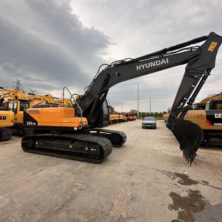 Used Hyundai 225LC-9S Excavator with Excellent Performance for Sale - Máy xúc bánh xích: hình 2 Used Hyundai 225LC-9S Excavator with Excellent Performance for Sale - Máy xúc bánh xích: hình 2