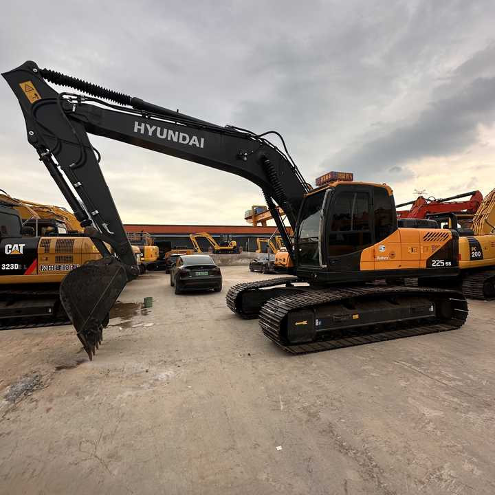 Used Hyundai 225LC-9S Excavator with Excellent Performance for Sale - Máy xúc bánh xích: hình 4 Used Hyundai 225LC-9S Excavator with Excellent Performance for Sale - Máy xúc bánh xích: hình 4