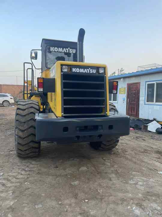 Used Komatsu WA380-3 Front Loader in Very Good Condition Strong Power komatsu 380 Wheel Loader Low Price Hot Sale - Máy xúc lật bánh lốp: hình 4 Used Komatsu WA380-3 Front Loader in Very Good Condition Strong Power komatsu 380 Wheel Loader Low Price Hot Sale - Máy xúc lật bánh lốp: hình 4