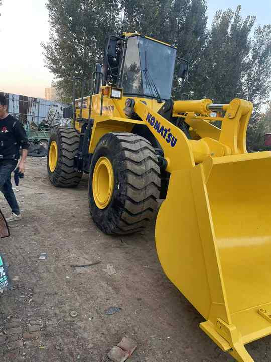 Used Komatsu WA380-3 Front Loader in Very Good Condition Strong Power komatsu 380 Wheel Loader Low Price Hot Sale - Máy xúc lật bánh lốp: hình 2 Used Komatsu WA380-3 Front Loader in Very Good Condition Strong Power komatsu 380 Wheel Loader Low Price Hot Sale - Máy xúc lật bánh lốp: hình 2