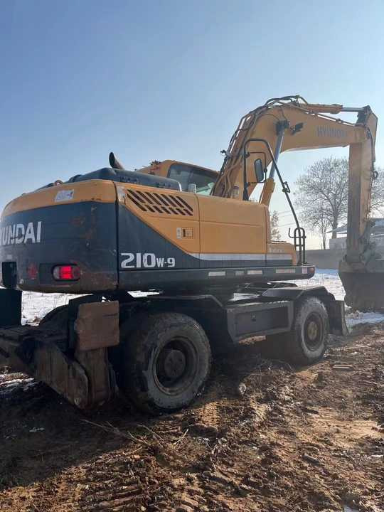Used Korea Brand Original hyundai 210w-9 Wheel Excavator for Sale Used hyundai Wheel Excavator - Máy xúc bánh xích: hình 3 Used Korea Brand Original hyundai 210w-9 Wheel Excavator for Sale Used hyundai Wheel Excavator - Máy xúc bánh xích: hình 3