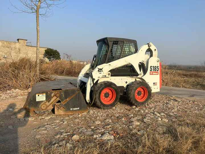 Used bobcat s185 skid steer loader on sale 100% excellent condition bobcat brand s185 s300 s550 s16 s18 skid steer sale - Máy xúc lật đa năng: hình 5 Used bobcat s185 skid steer loader on sale 100% excellent condition bobcat brand s185 s300 s550 s16 s18 skid steer sale - Máy xúc lật đa năng: hình 5