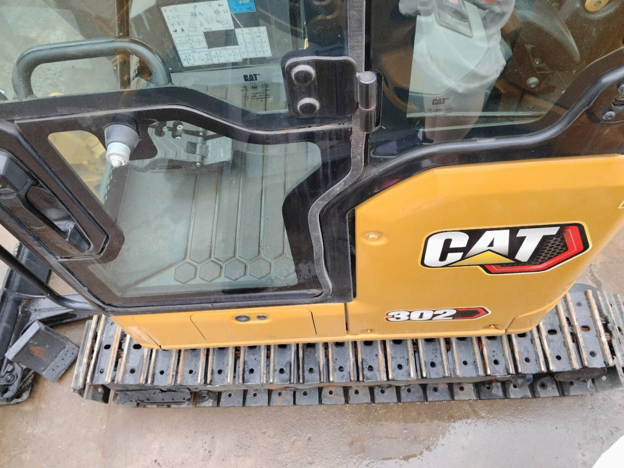 CATERPILLAR 302 - Máy xúc mini: hình 4 CATERPILLAR 302 - Máy xúc mini: hình 4