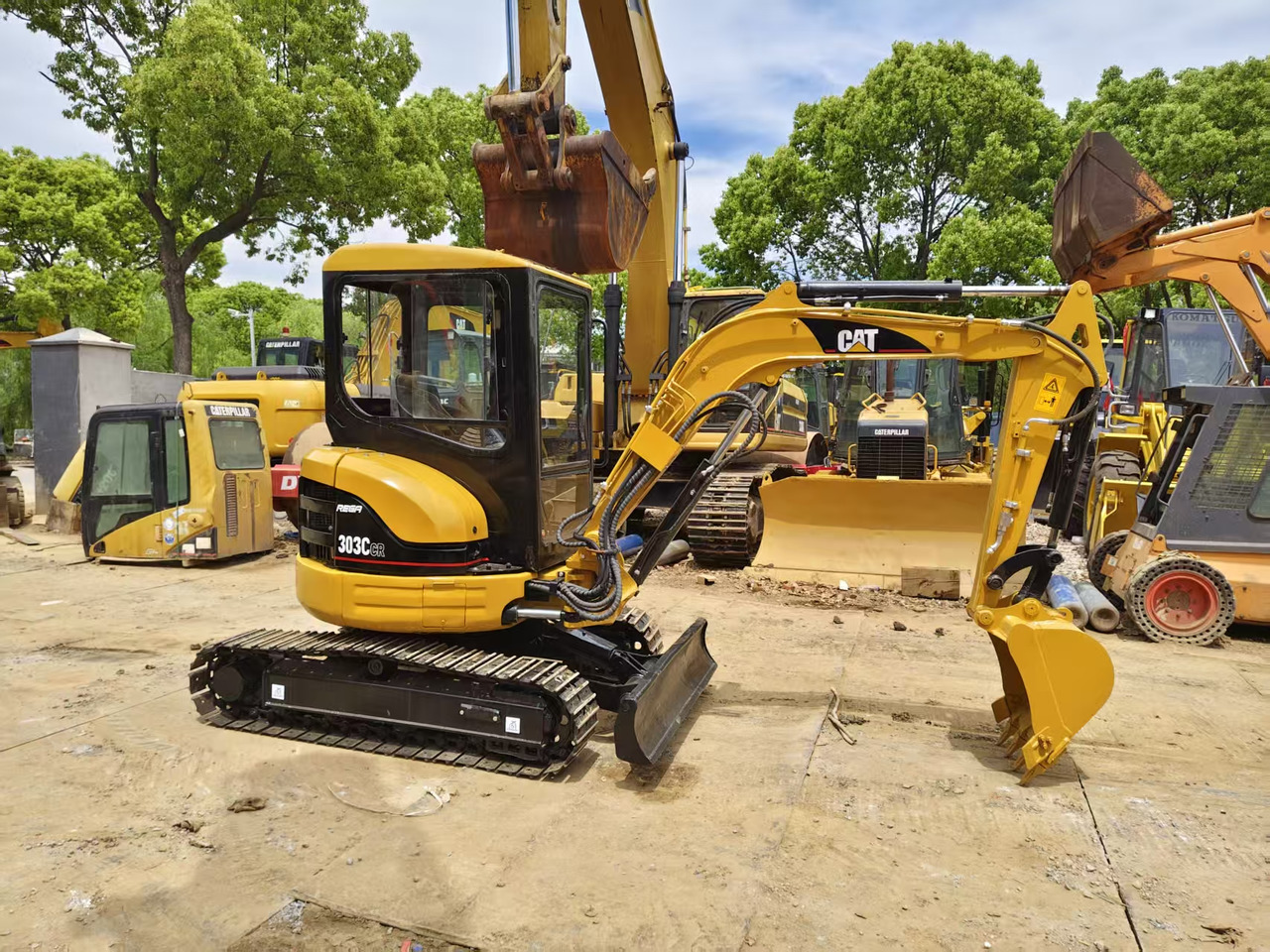 CATERPILLAR 303C - Máy xúc mini: hình 3 CATERPILLAR 303C - Máy xúc mini: hình 3