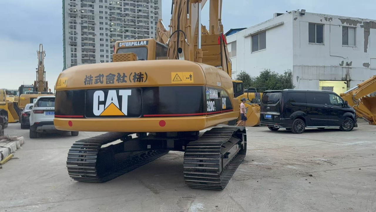 CATERPILLAR 320C - Máy xúc bánh xích: hình 4 CATERPILLAR 320C - Máy xúc bánh xích: hình 4