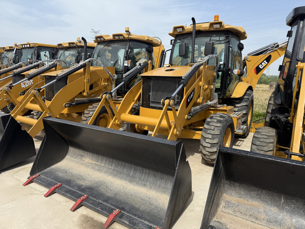 CATERPILLAR 416F - Máy xúc trước múc sau: hình 1 CATERPILLAR 416F - Máy xúc trước múc sau: hình 1