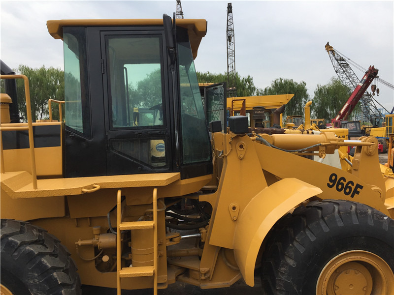 CATERPILLAR 966F - Máy xúc lật bánh lốp: hình 4 CATERPILLAR 966F - Máy xúc lật bánh lốp: hình 4