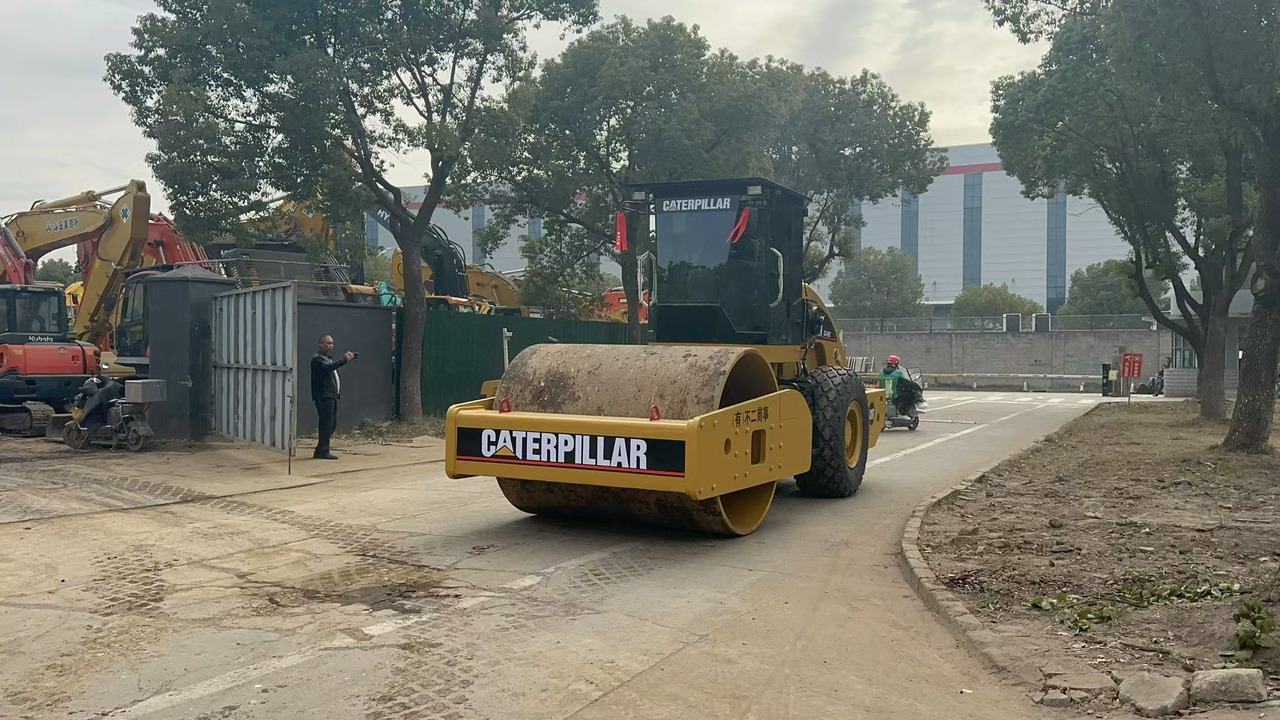 CATERPILLAR CS683E - Máy lăn đường: hình 4 CATERPILLAR CS683E - Máy lăn đường: hình 4