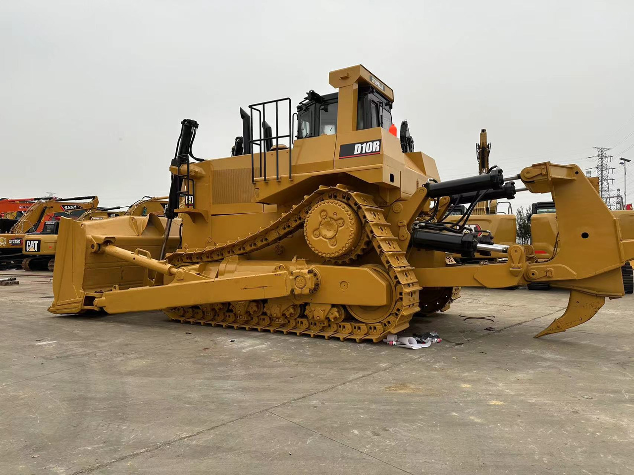 CATERPILLAR D10R - Máy ủi: hình 3 CATERPILLAR D10R - Máy ủi: hình 3