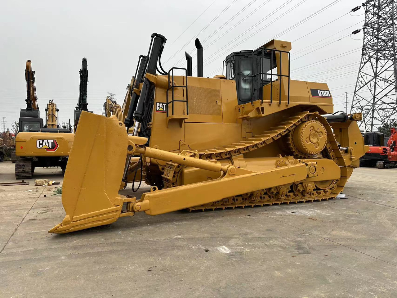 CATERPILLAR D10R - Máy ủi: hình 4 CATERPILLAR D10R - Máy ủi: hình 4