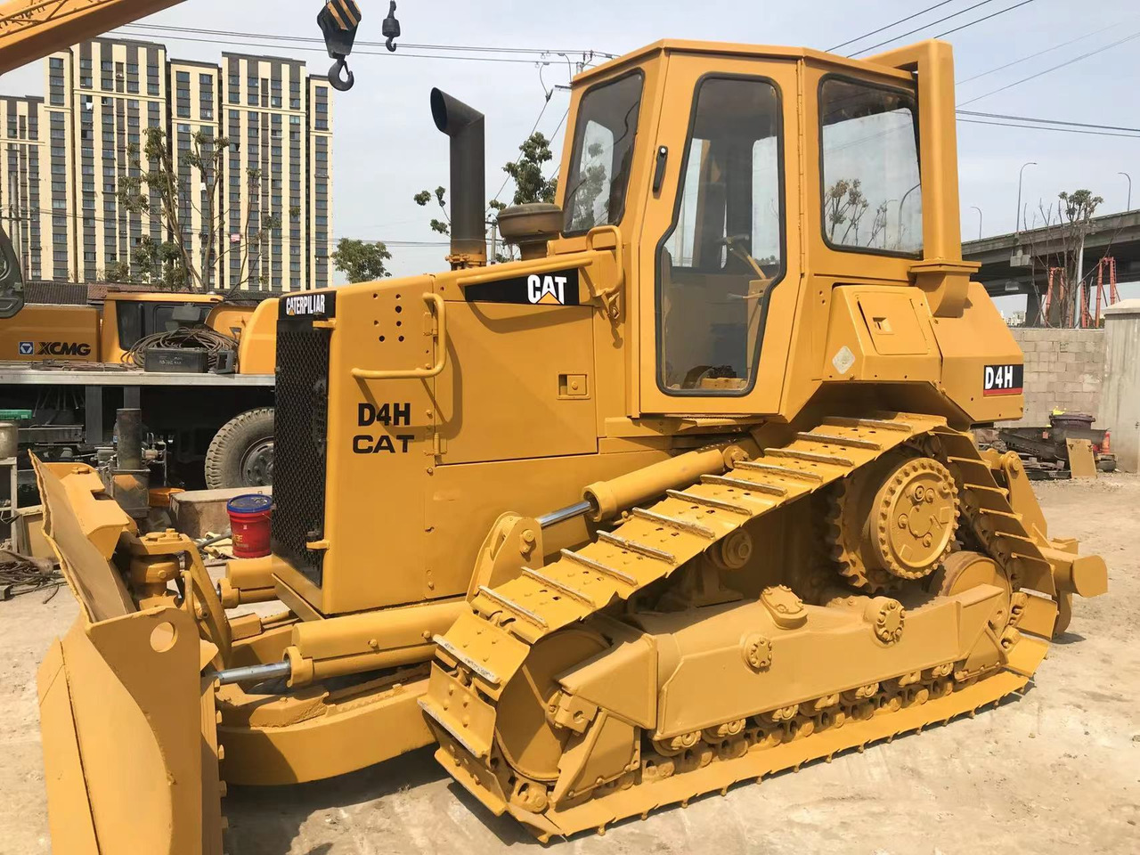 CATERPILLAR D4H - Máy ủi: hình 3 CATERPILLAR D4H - Máy ủi: hình 3