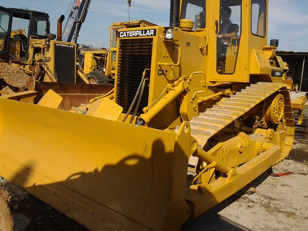 CATERPILLAR D5H - Máy ủi: hình 1 CATERPILLAR D5H - Máy ủi: hình 1