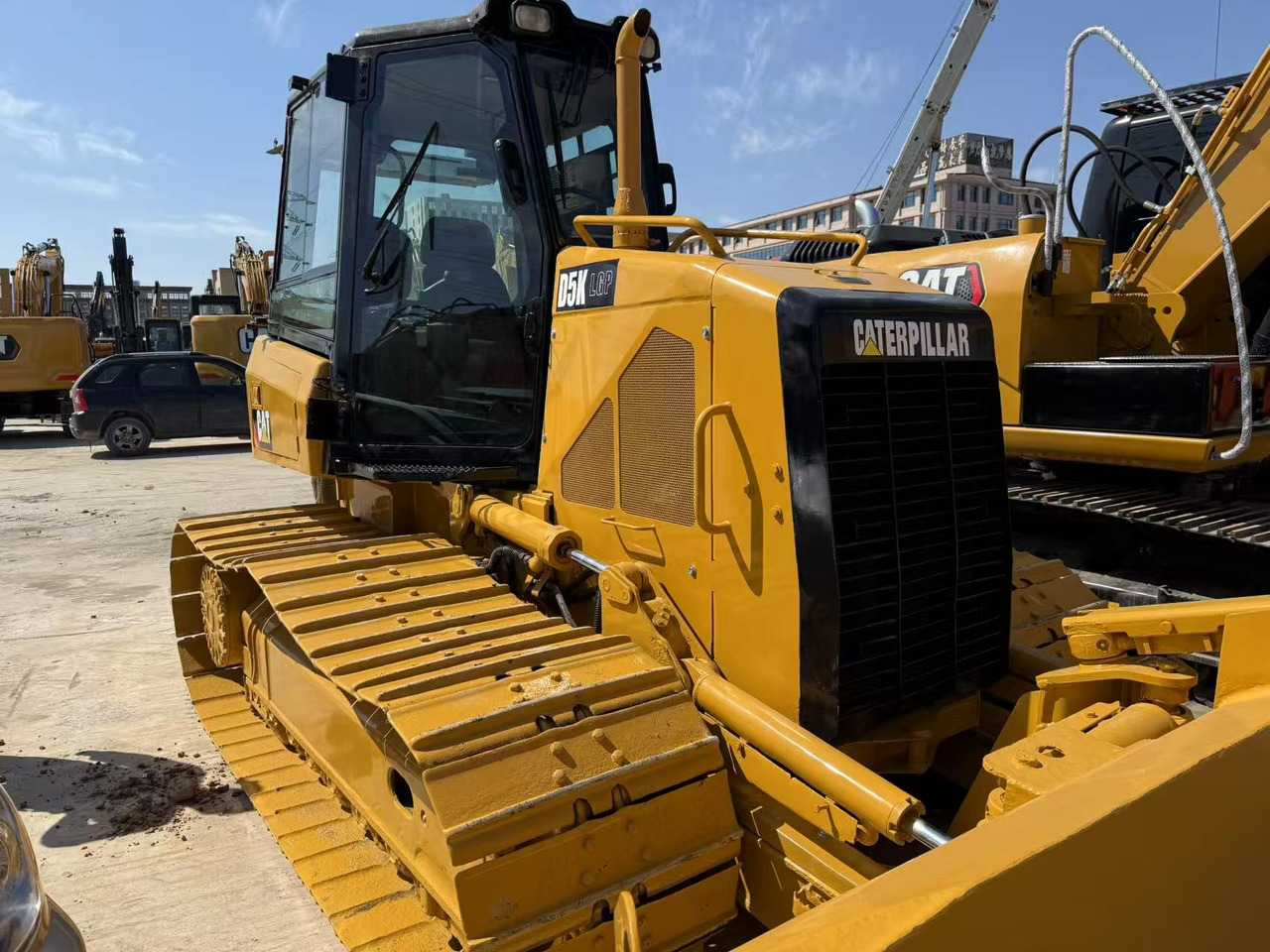 CATERPILLAR D5K - Máy ủi: hình 2 CATERPILLAR D5K - Máy ủi: hình 2