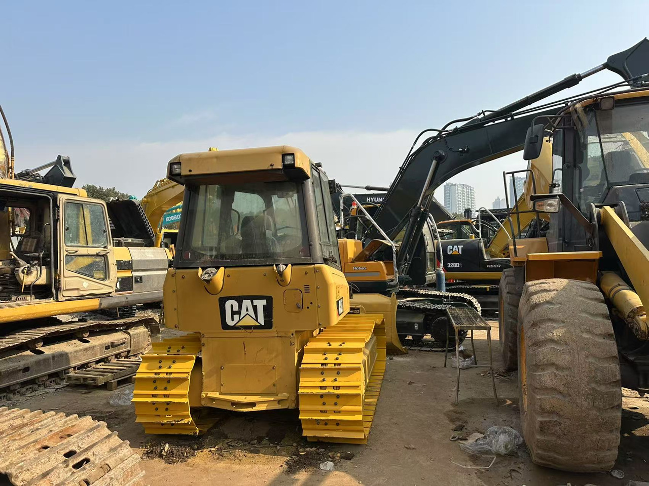 CATERPILLAR D5K - Máy ủi: hình 5 CATERPILLAR D5K - Máy ủi: hình 5