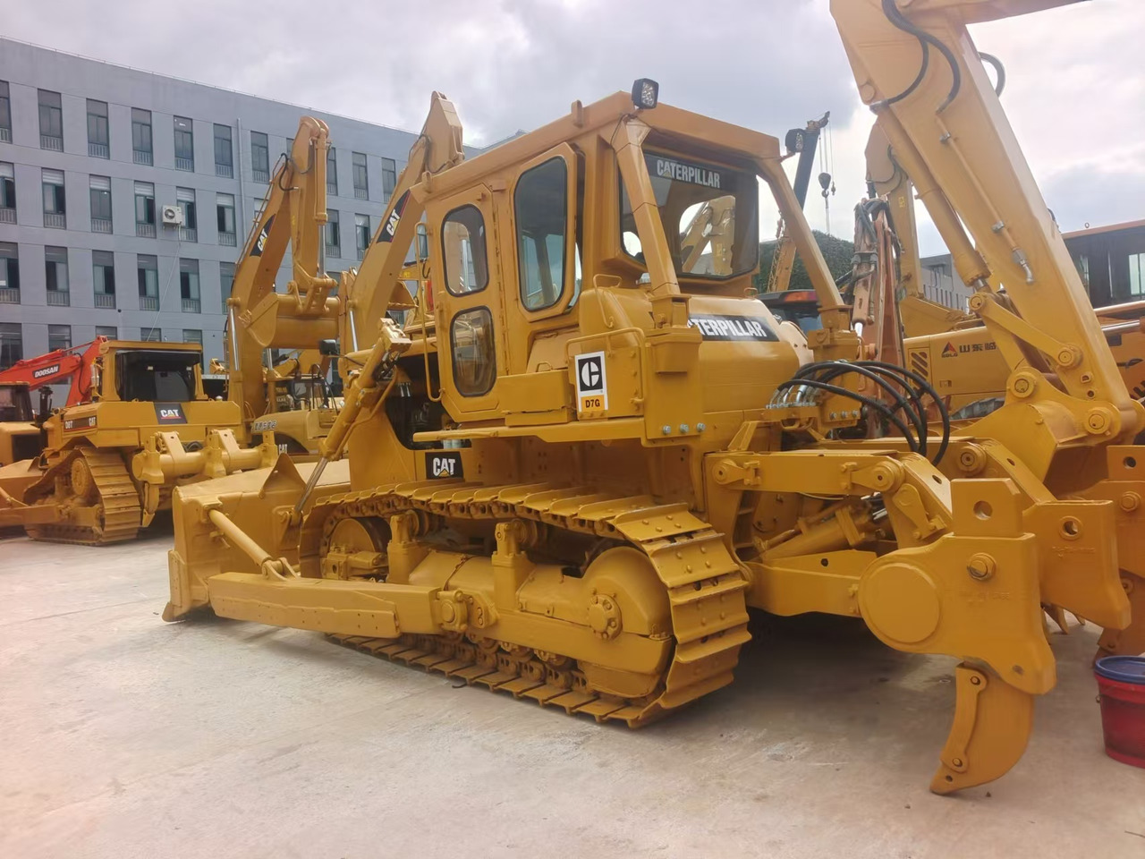 CATERPILLAR D7G - Máy ủi: hình 1 CATERPILLAR D7G - Máy ủi: hình 1