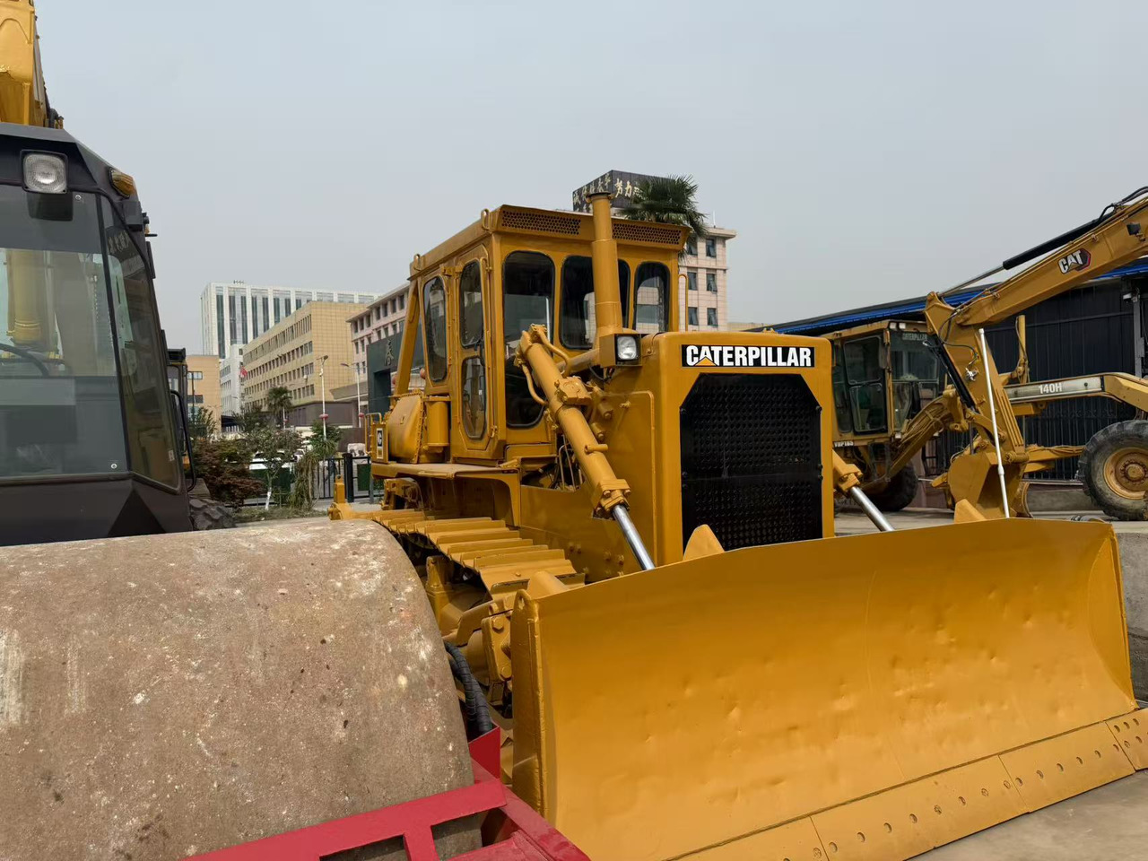 CATERPILLAR D8K - Máy ủi: hình 4 CATERPILLAR D8K - Máy ủi: hình 4