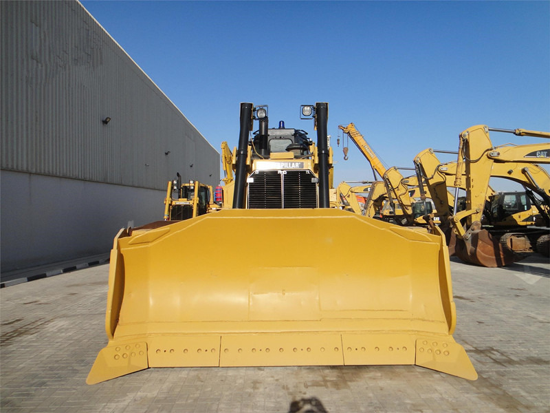 CATERPILLAR D8N - Máy ủi: hình 2 CATERPILLAR D8N - Máy ủi: hình 2