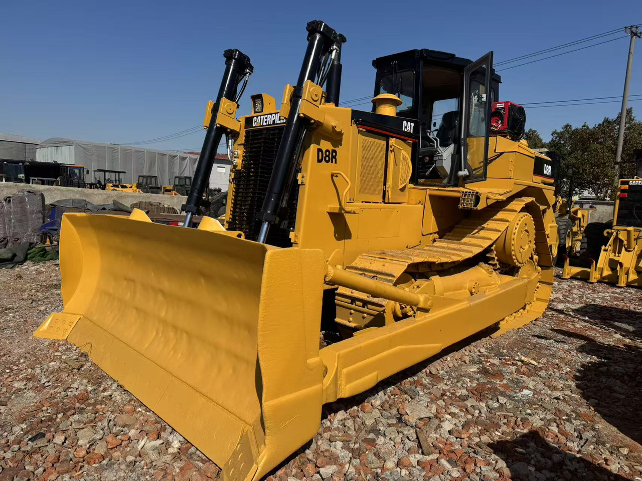 CATERPILLAR D8R - Máy ủi: hình 1 CATERPILLAR D8R - Máy ủi: hình 1
